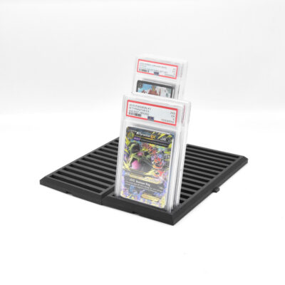 studioalpha-pokemon-psa-slab-holder-multi-2 1x Modulaire PSA & Beckett Slab Houder – 15 Slabs per Rij – Verbindbaar Display voor Pokémon & TCG Collecties