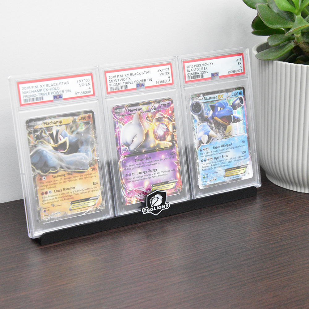 studioalpha-pokemon-tcg-custom-card-stand-long-5 Brede Gepersonaliseerde TCG / Pokemon Kaartenhouder – Standaard met Eigen Logo (Sleeved, Toploaders en Slabs)