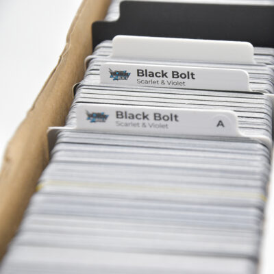 TCG Divider Stickervel – Setlogo’s, Alfabet & Nummers (voor onze kaartscheiders)