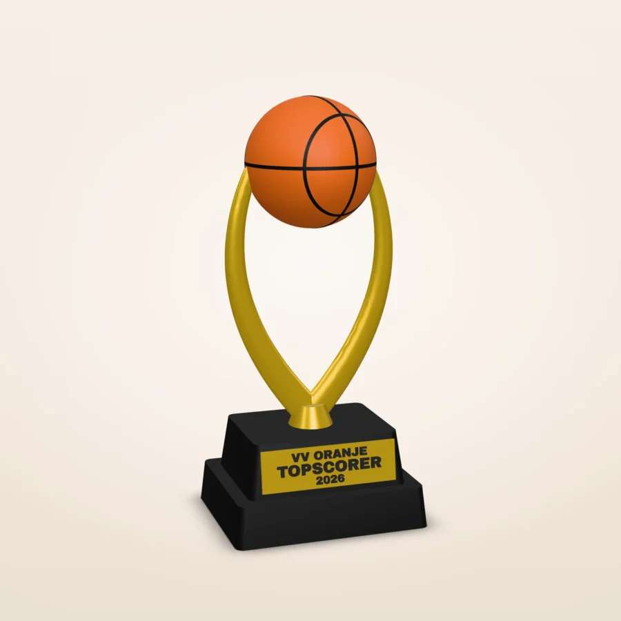 Basketbaltrofee met clubnaam en eigen tekst – V-armen, 3 maten